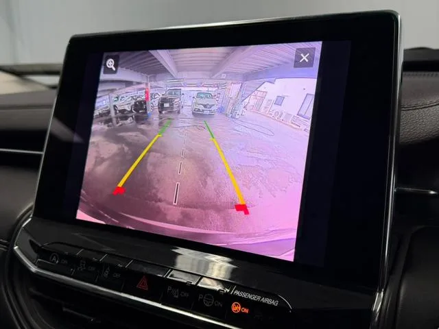 Chrysler Jeep JEEP COMMANDER LIMITED 2023 — миниатюра 3