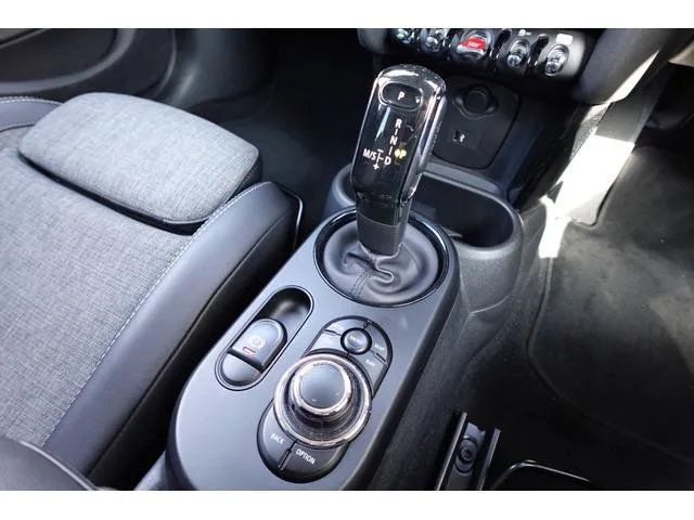 MINI MINI COOPER SD CLASSIC TRIM 2022 — миниатюра 3