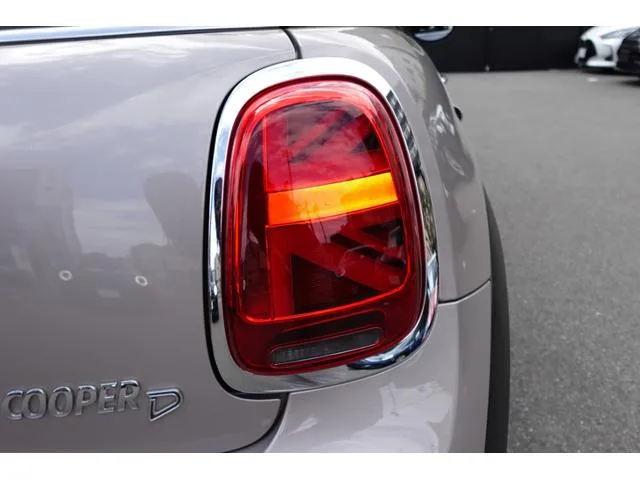 MINI MINI COOPER D PREMIUM PLUS PACKAGE CLASSIC TRIM 2023 — миниатюра 5