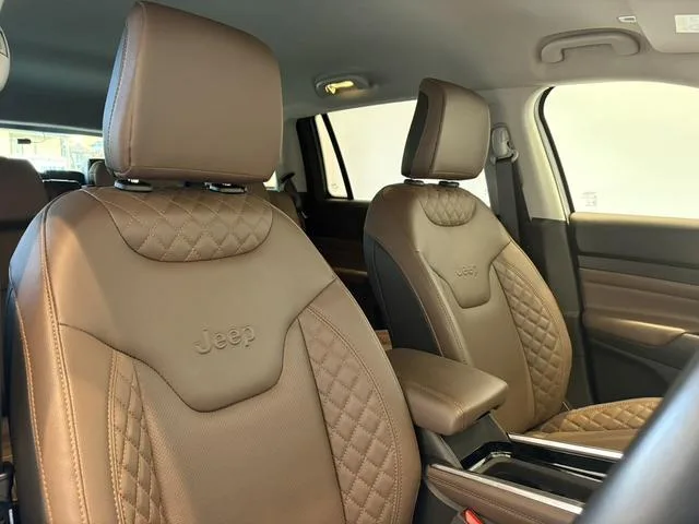 Chrysler Jeep JEEP COMMANDER LIMITED 2025 — миниатюра 2