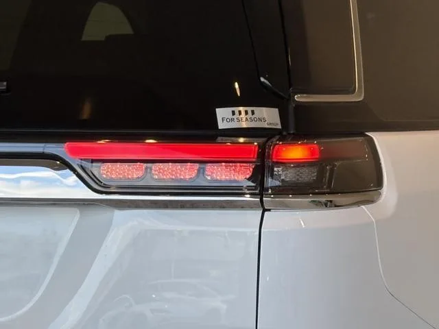Chrysler Jeep JEEP COMMANDER LIMITED 2025 — миниатюра 5