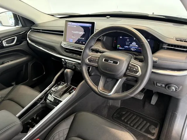 Chrysler Jeep JEEP COMMANDER LIMITED 2024 — миниатюра 3