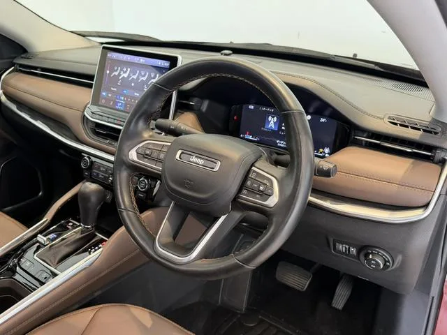 Chrysler Jeep JEEP COMMANDER LIMITED 2023 — миниатюра 3