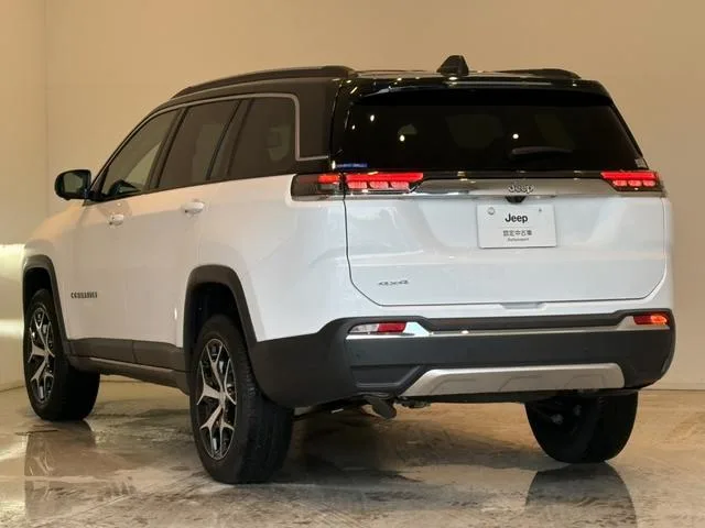 Chrysler Jeep JEEP COMMANDER LIMITED 2023 — миниатюра 2