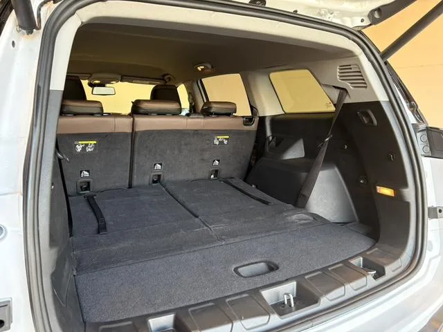 Chrysler Jeep JEEP COMMANDER LIMITED 2023 — миниатюра 3