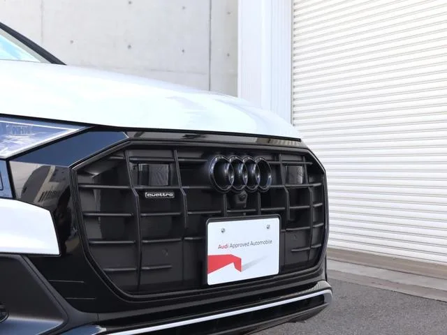 Audi Q8 BRONZE EDITION 2024 — миниатюра 2