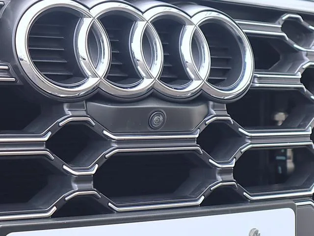 Audi SQ5 SPORTBACK BASE GRADE 2023 — миниатюра 3