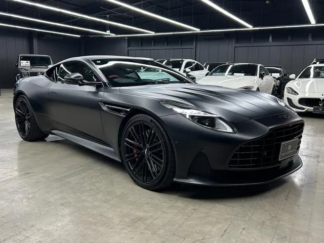 Aston Martin DB12 BASE GRADE 2024 — миниатюра 5