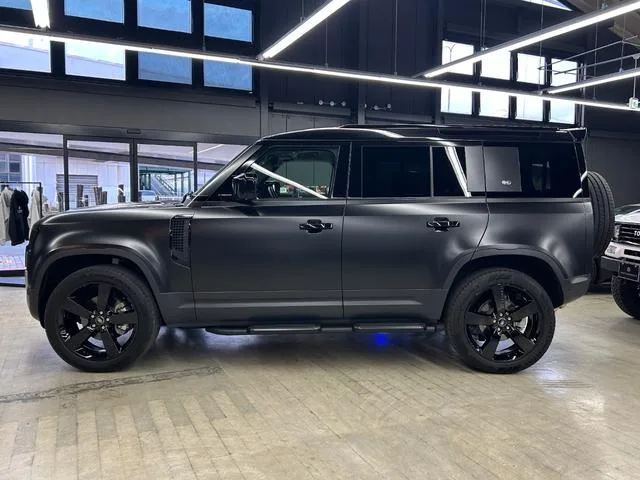 Land Rover DEFENDER 110 EASTNOR DARK EDITION 2023 — миниатюра 4