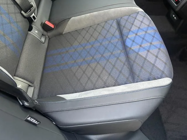 Volkswagen GOLF R VARIANT TSI 4MOTION 2024 — миниатюра 5