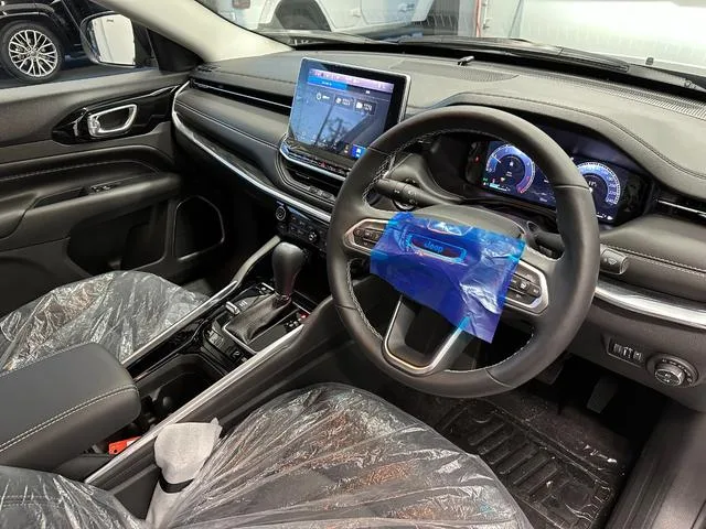 Chrysler Jeep JEEP COMMANDER LIMITED 2026 — миниатюра 3