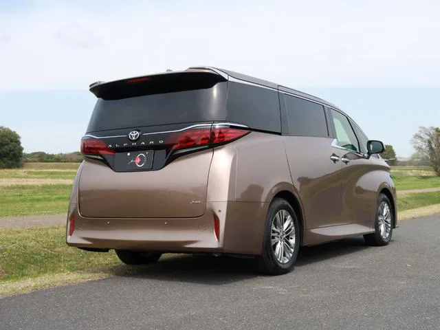 Toyota Alphard Z 2026 — миниатюра 2