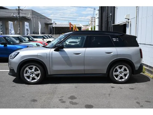 MINI MINI COUNTRYMAN E CLASSIC TRIM 2024 — миниатюра 2