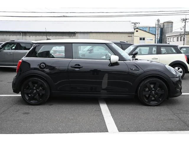 MINI MINI COOPER S PREMIUM PLUS PACKAGE ESSENTIAL TRIM 2023 — миниатюра 4