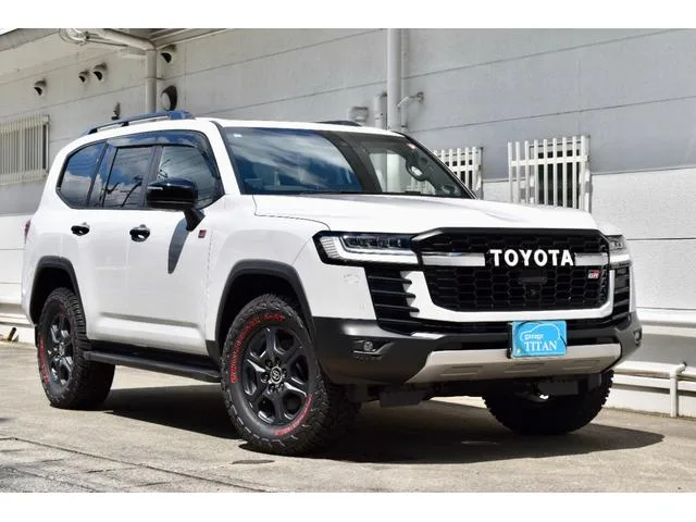 Toyota LAND CRUISER GR SPORT 2023 — фото 1, купить с доставкой в Москву