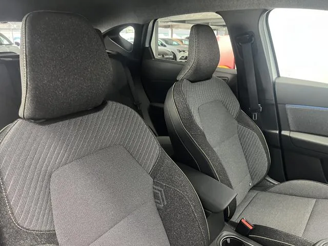 Renault Captur TECHNO MILD HYBRID 2025 — миниатюра 3