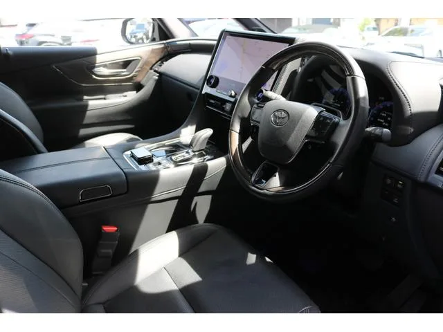 Toyota VELLFIRE HYBRID EXECUTIVE LOUNGE 2023 — миниатюра 4