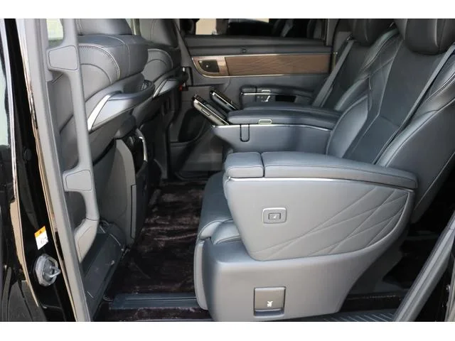 Toyota VELLFIRE HYBRID EXECUTIVE LOUNGE 2023 — миниатюра 5