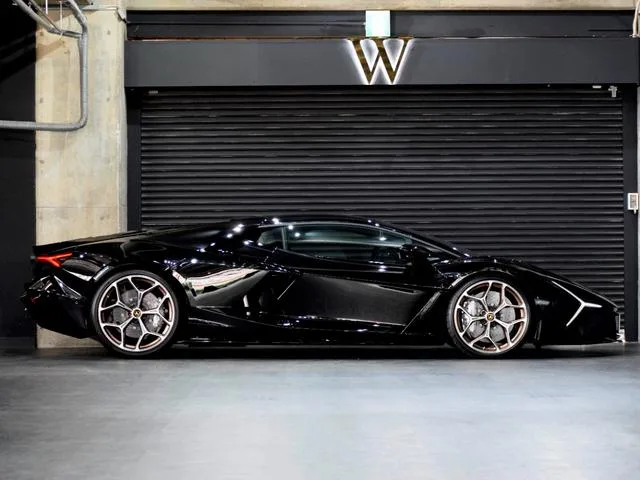 Lamborghini REVUELTO BASE GRADE 2024 — миниатюра 2