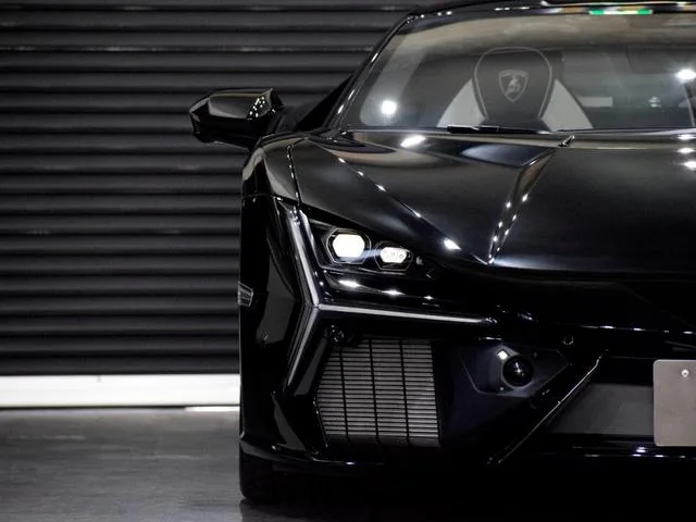 Lamborghini REVUELTO BASE GRADE 2024 — миниатюра 5