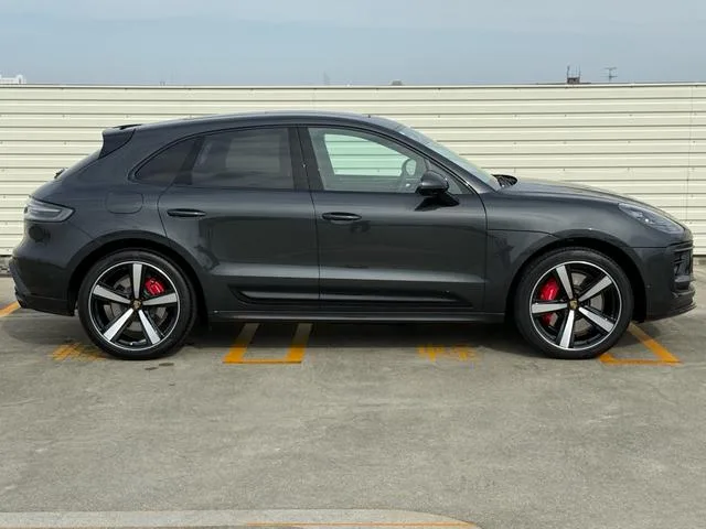 Porsche MACAN MACAN GTS 2024 — миниатюра 2