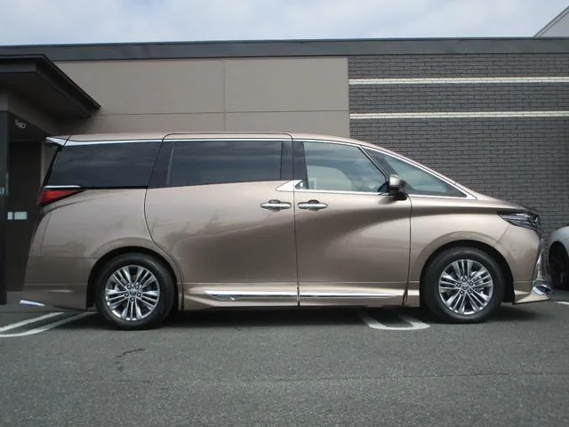 Toyota Alphard Z 2025 — миниатюра 3