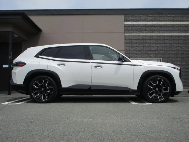 BMW XM BASE GRADE 2023 — миниатюра 3