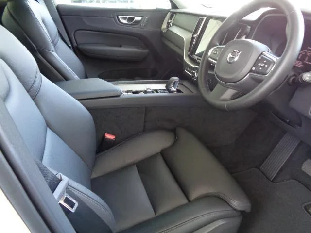 Volvo XC60 PLUS B5 2024 — миниатюра 3