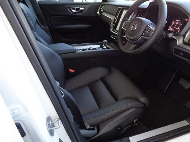 Volvo V60 PLUS B4 2025 — миниатюра 3