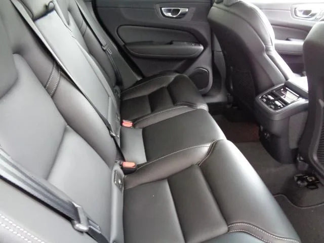 Volvo XC60 ULTRA B5 AWD 2025 — миниатюра 3