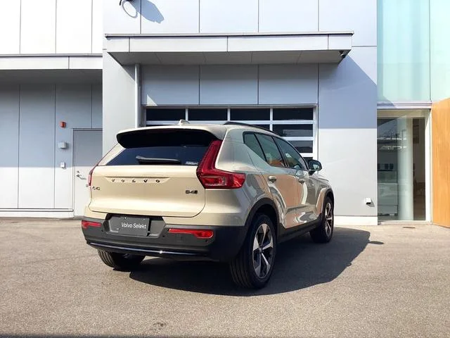 Volvo XC40 ULTRA B4 AWD DARK EDITION 2025 — миниатюра 2