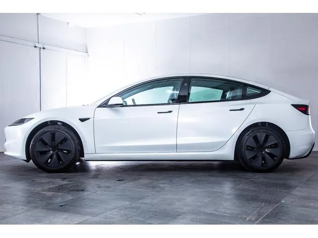 Tesla Model 3 2024 — миниатюра 3
