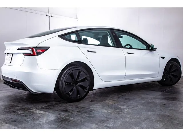 Tesla Model 3 2024 — миниатюра 4