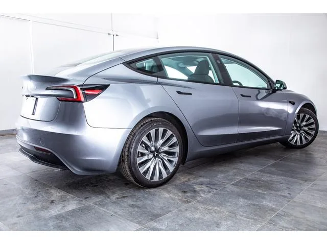 Tesla Model 3 RWD 2025 — миниатюра 4
