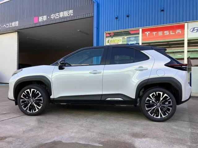 Toyota YARIS CROSS HYBRID Z 2025 — миниатюра 4