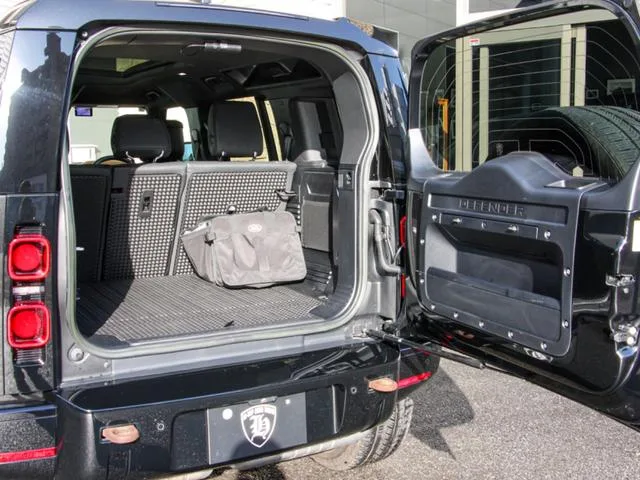 Land Rover DEFENDER 110X-DYNAMIC HSE D300 2023 — миниатюра 5