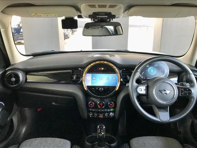 MINI MINI COOPER D PREMIUM PLUS PACKAGE CLASSIC TRIM 2023 — миниатюра 3