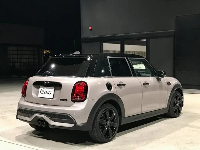 MINI MINI COOPER S PREMIUM PLUS PACKAGE CLASSIC TRIM 2024 — миниатюра 3