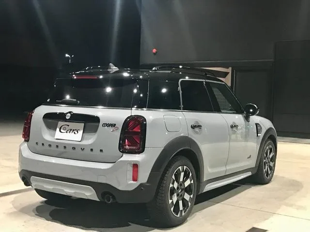 MINI MINI COOPER SD CROSSOVER ALL4 UNTAMED EDITION 2023 — миниатюра 3