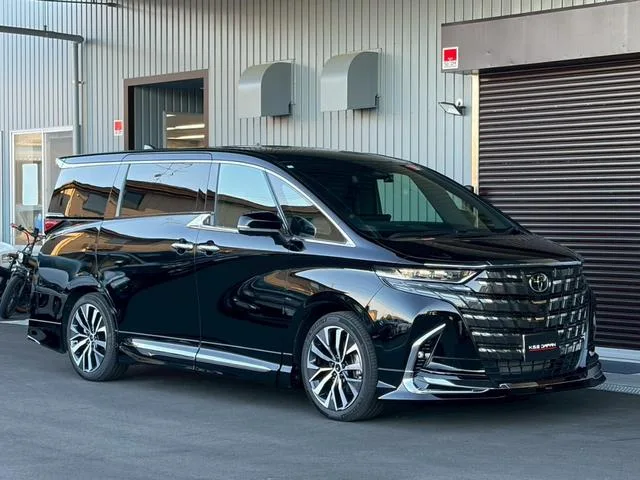 Toyota ALPHARD HYBRID Z 2024 — фото 1, купить с доставкой в Москву