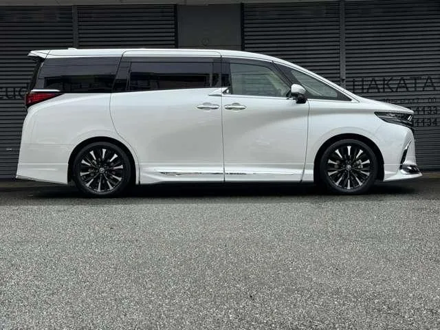 Toyota ALPHARD HYBRID EXECUTIVE LOUNGE 2025 — миниатюра 2