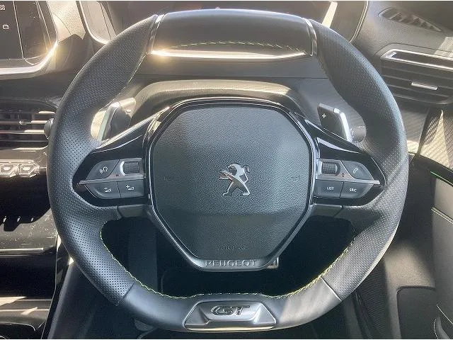 Peugeot 208 GT 2022 — миниатюра 3