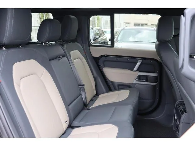 Land Rover DEFENDER 110X-DYNAMIC SE D300 2023 — миниатюра 2