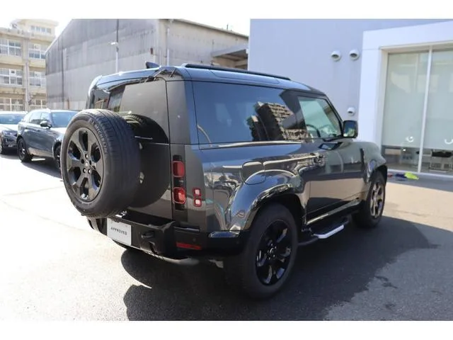 Land Rover Defender 90X-DYNAMIC SE D300 2024 — миниатюра 3