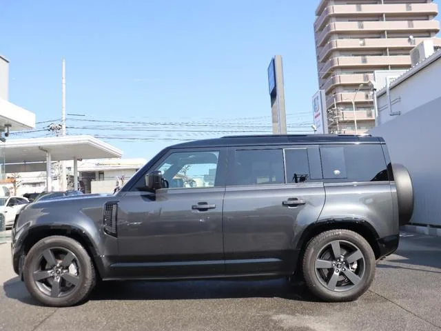 Land Rover Defender 110X-DYNAMIC HSE D300 2024 — миниатюра 3