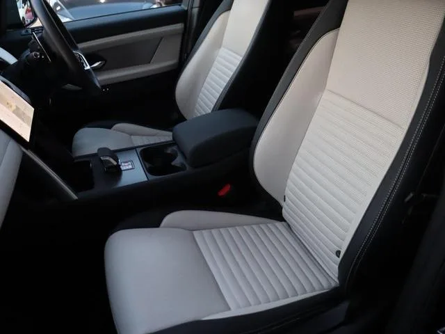 Land Rover Discovery Sport SE 2024 — миниатюра 4