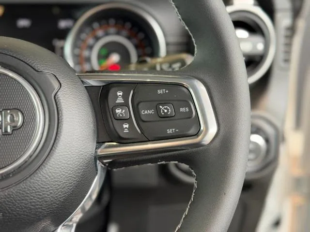 Chrysler Jeep JEEP WRANGLER UNLIMITED SAHARA 2024 — миниатюра 4