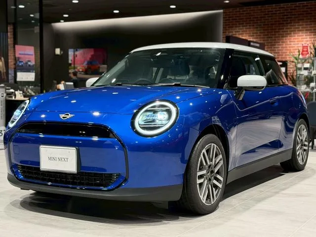 MINI MINI COOPER E CLASSIC TRIM 2025 — фото 1, купить с доставкой в Москву