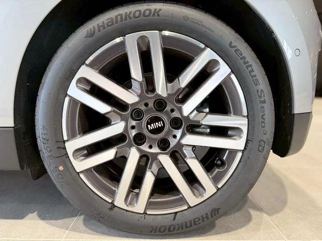 MINI MINI COOPER SE CLASSIC TRIM 2025 — миниатюра 3