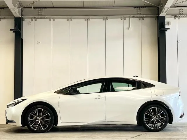 Toyota Prius Z 2023 — миниатюра 3